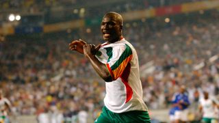 Senegal’s Papa Bouba Diop celebrates his winner against France