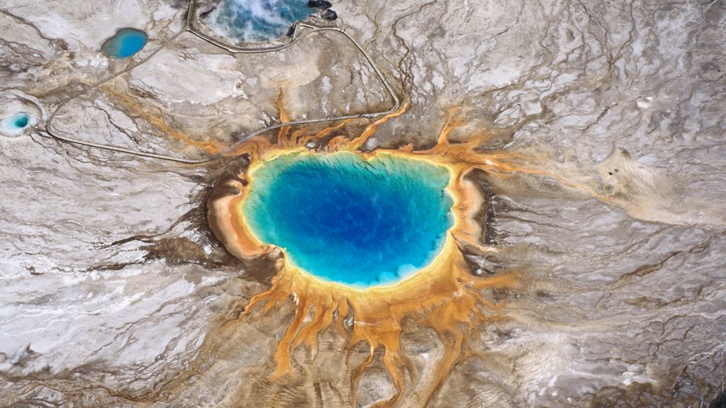 Yellowstone volcano super-eruptions appear to have multiple explosive ...