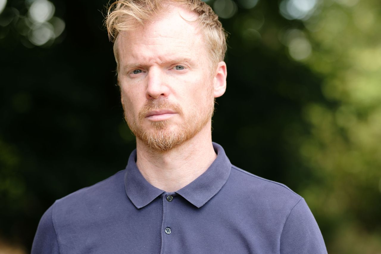 Viltrox AF 90mm F2.2 EVO and Fujifilm XF 90mm f/2 R LM WR lens comparisons: upper body portrait of a man with backlit trees