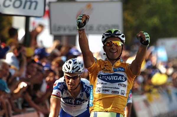 Daniele Bennati (Liquigas) celebrates his stage victory over Tom Boonen (Quick Step).