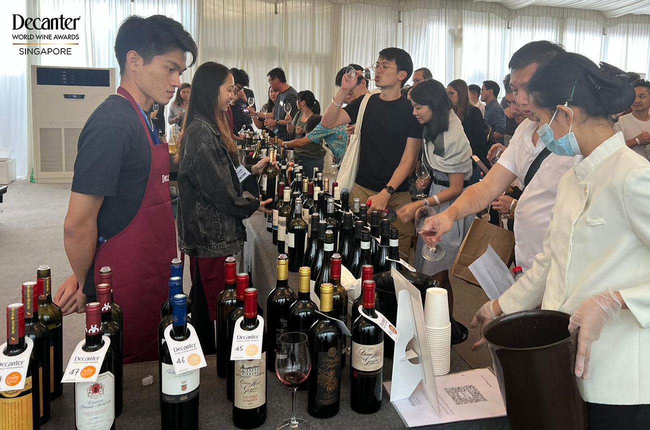 Guests tasting at the DWWA Pavilion at ICCCW Tok Kong Tasting in Singpoare