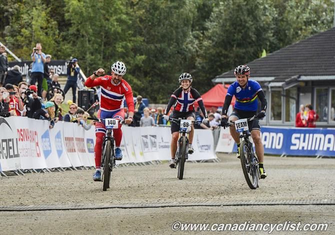 The Crown Prince of Norway (left) did a lap of the course before the U23 Women's race