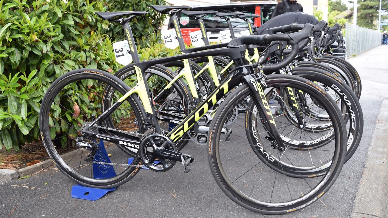 Stage 1 winner Michael Albasini rode without a powermeter and was equipped with a full Shimano Dura-Ace 9150 groupset and 9100 wheels
