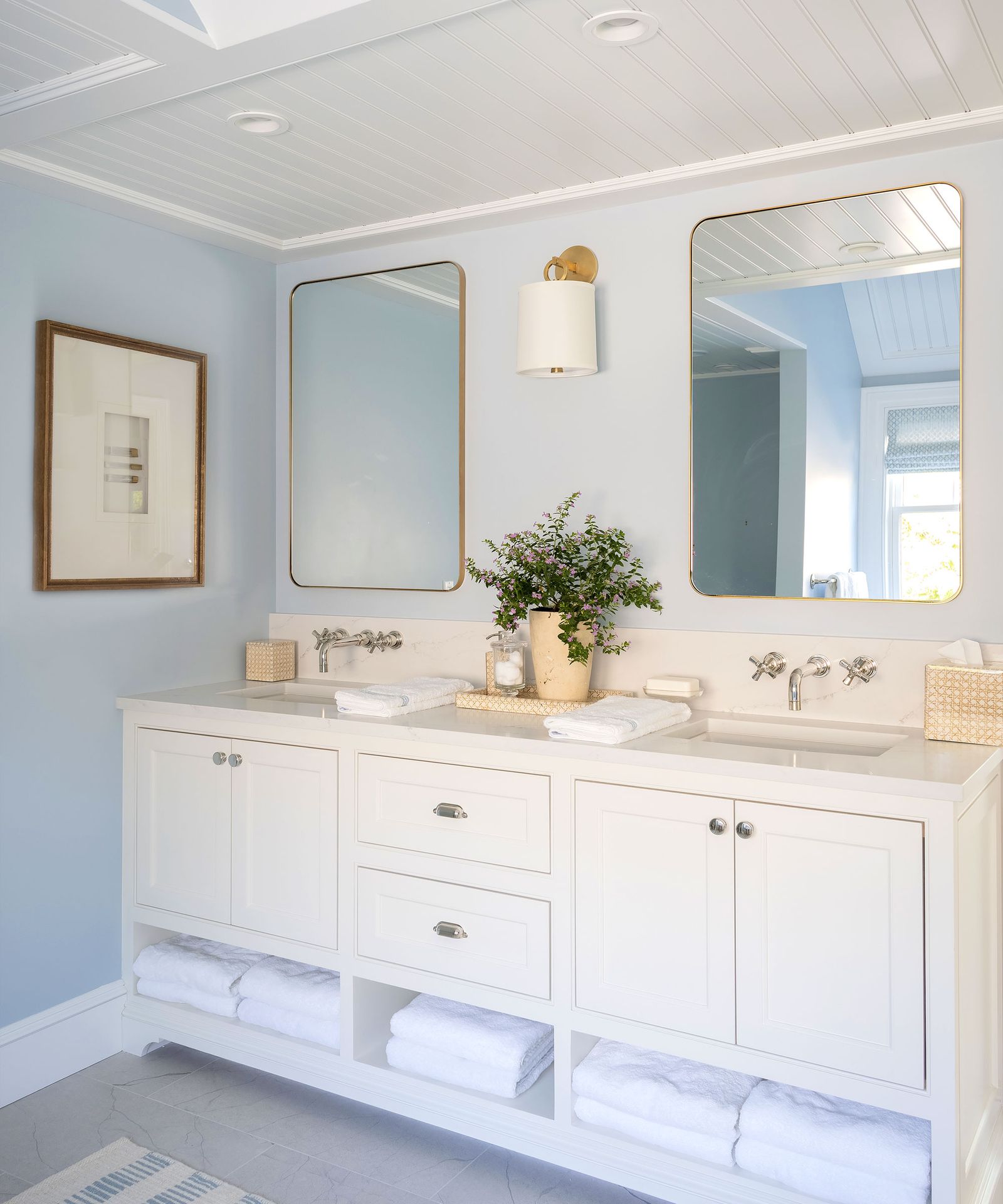 Coastal Bathroom Ideas For A Serene Clean Calming Scheme Homes   RNkwPSFetzu4DX9ZEvFtv5 1600 80 