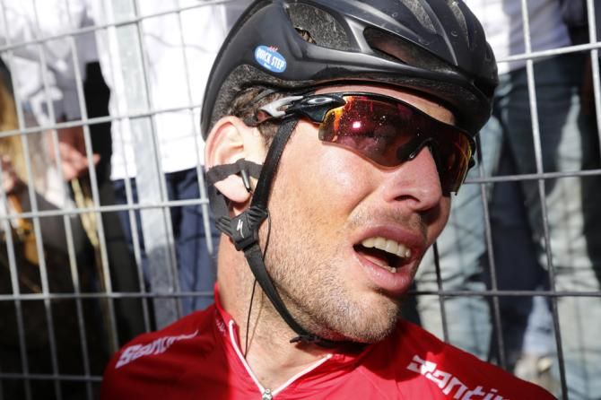 Mark Cavendish shows the strain