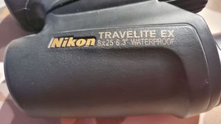 Nikon Travelite EX 8x25 close-up of grip