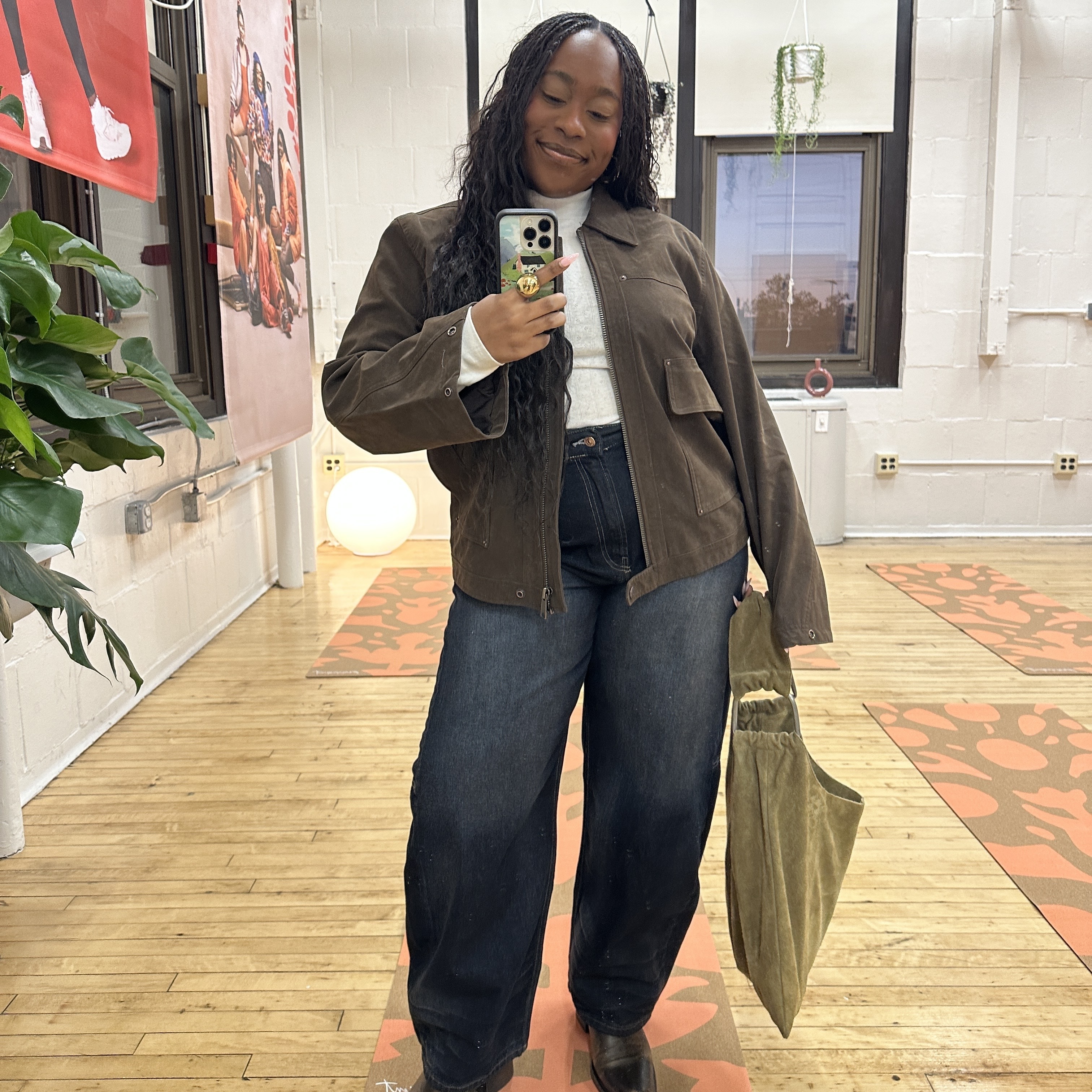 Editor mirror selfie