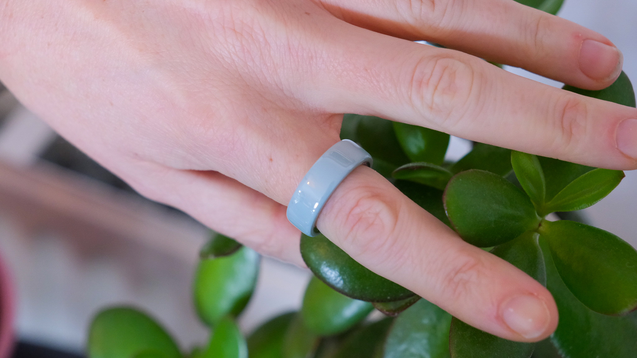 Oura Ring 4 Ceramic and Oura app