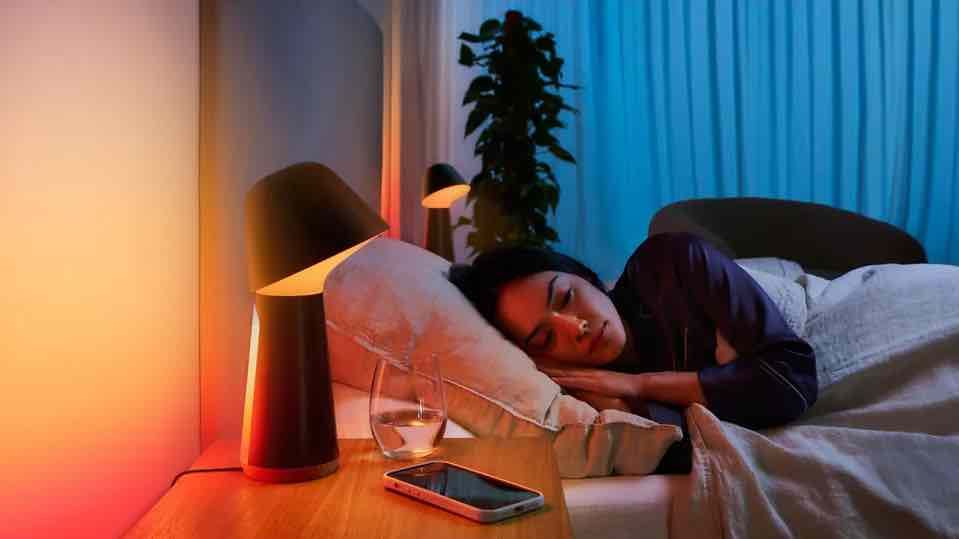 Philips Hue’s new Twilight lamp brings the dawn or sundown into your bed room