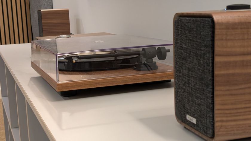 Ruark MR1 MK3 with a turntable