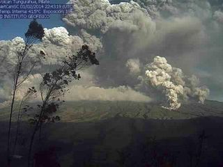 Tungurahua volcano erupts