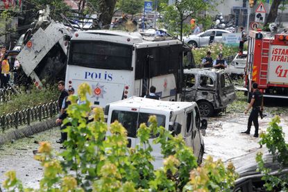 Car bomb in Istanbul kills 11