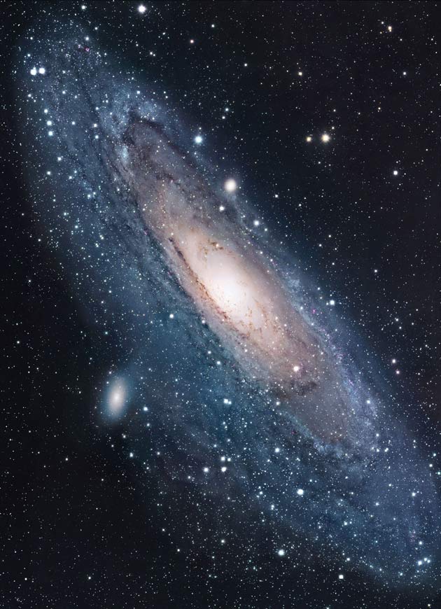 Mysterious Stars Surround Andromeda&#039;s Black Hole