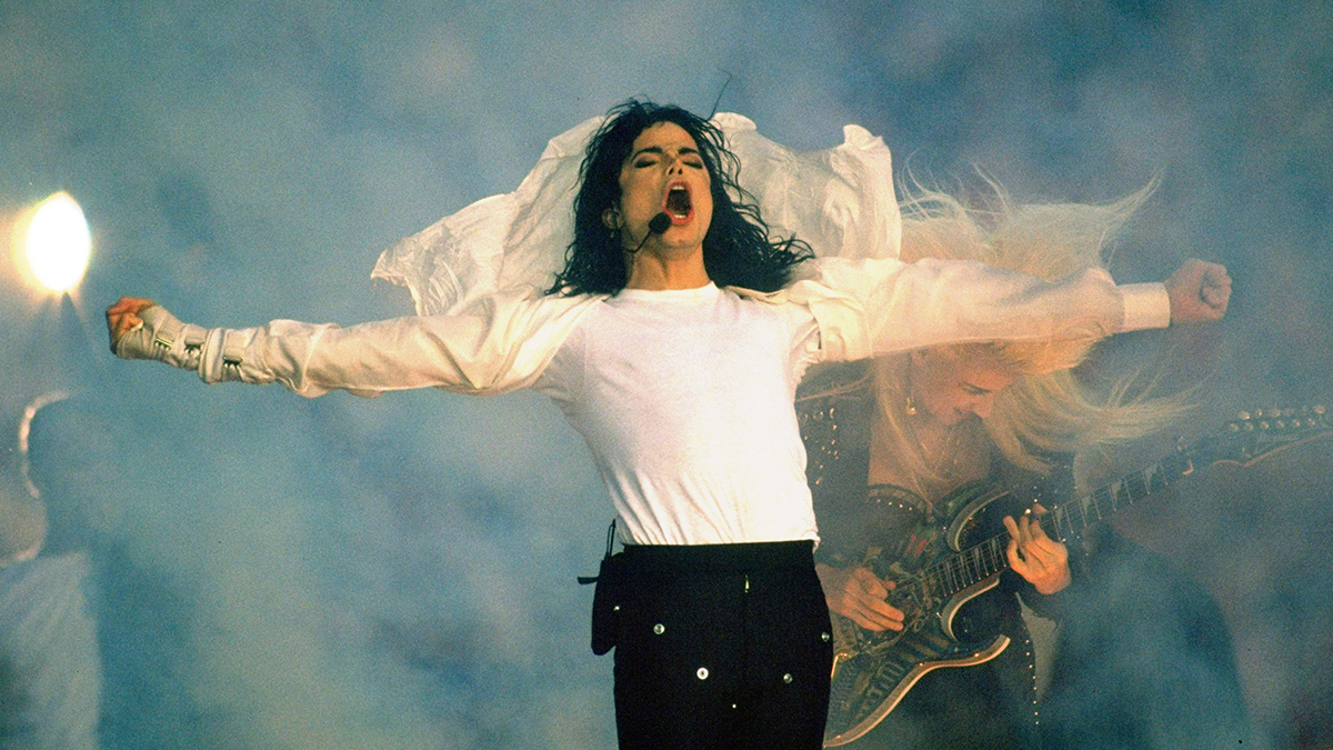Football: Super Bowl XXVII: Celebrity musician Michael Jackson performs halftime show during Dallas Cowboys vs Buffalo Bills. Pasadena, CA 1/31/1993 CREDIT: Damian Strohmeyer (Photo by Damian Strohmeyer /Sports Illustrated via Getty Images) (Set Number: X43853 )