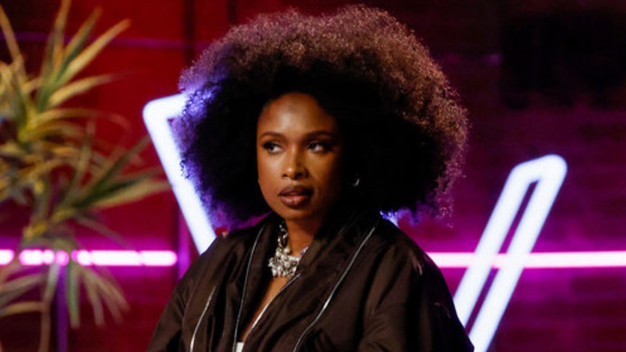 Jennifer Hudson fills in for Kelly Clarkson and serves as Battle Advisor on The Voice Season 29.