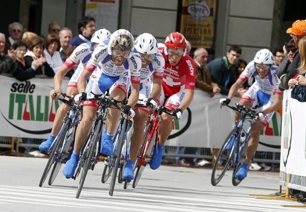 The Androni Giocattoli races to 19th.