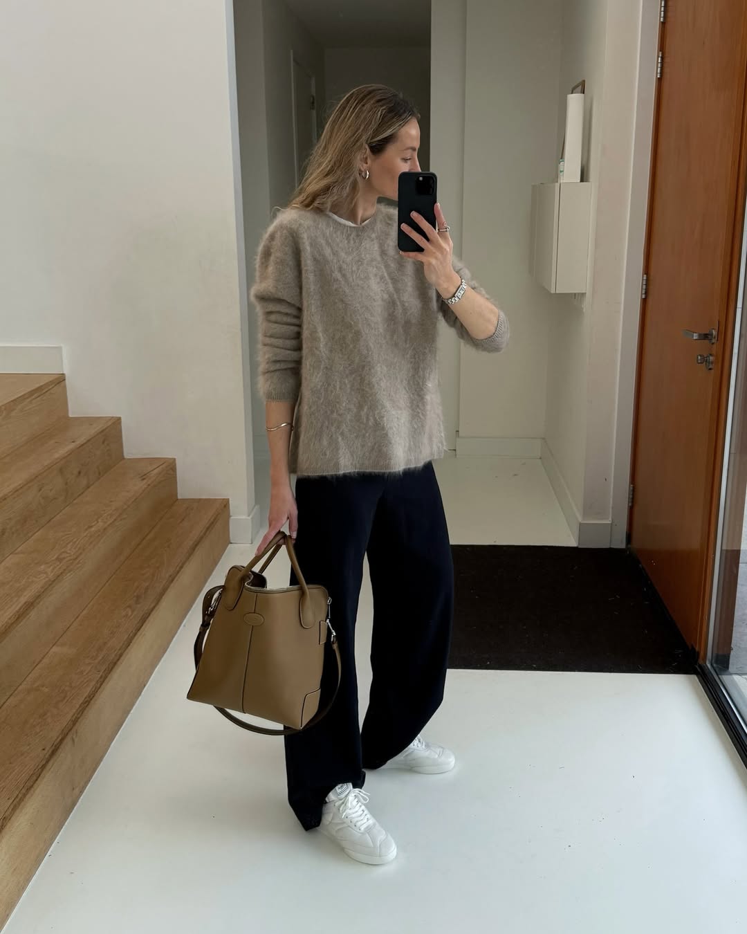 January 2026 starter pack fashion staples: a cashmere jumper