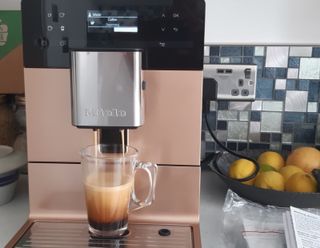Making a lungo with the Miele CM 5510