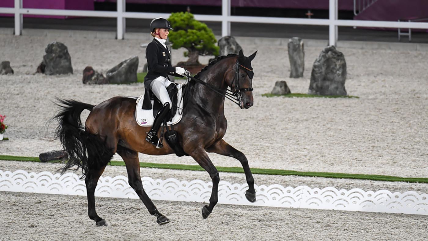 Jessica von Bredow-Werndl on her way to winning Olympic individual gold