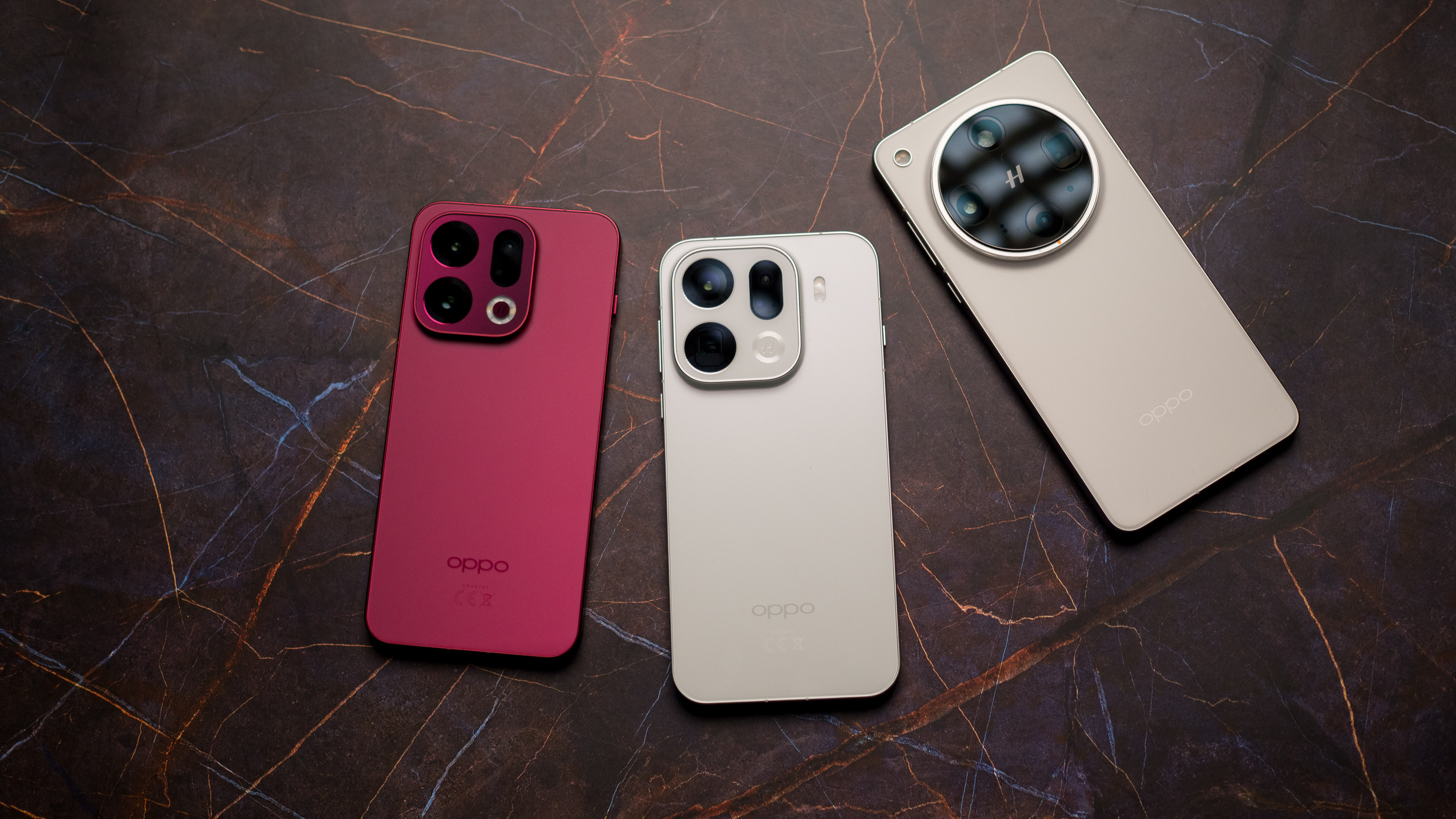 Find X9 Pro and Find X9 next to Find X8 Ultra