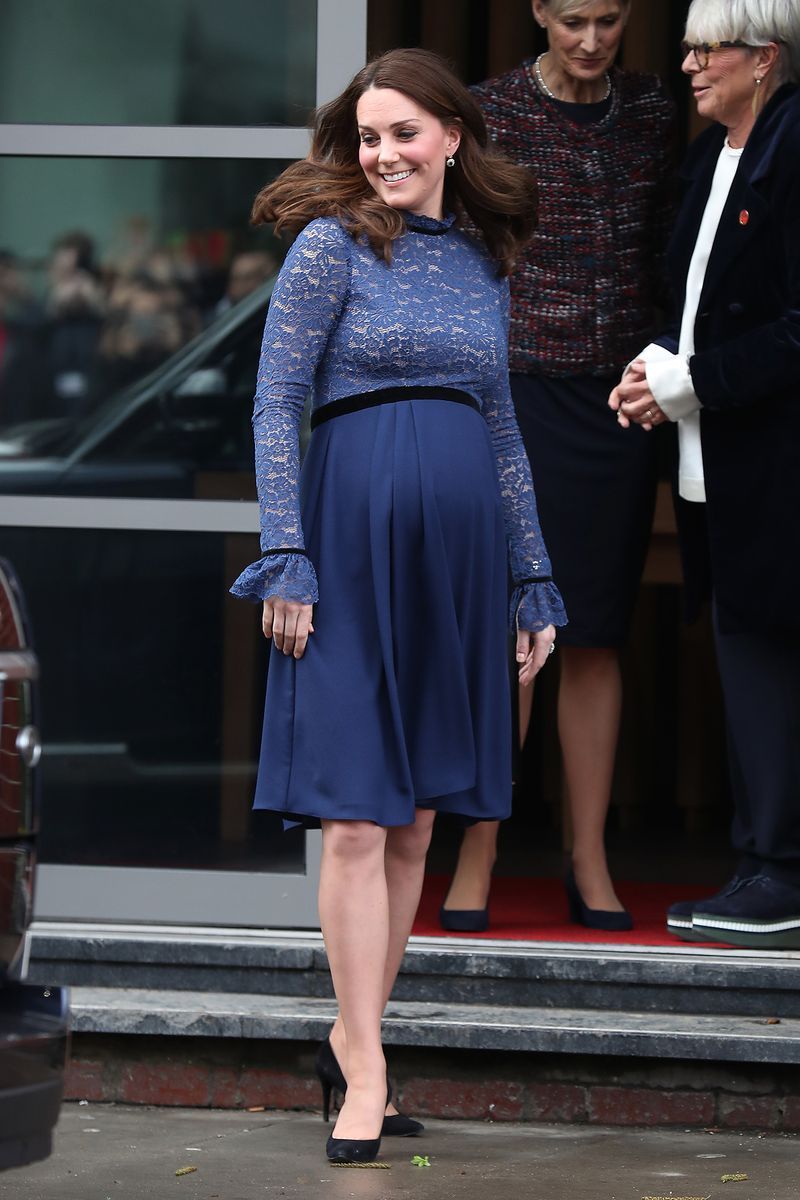Clothing, Dress, Fashion, Cocktail dress, Street fashion, Fashion model, Cobalt blue, Footwear, Leg, Event,