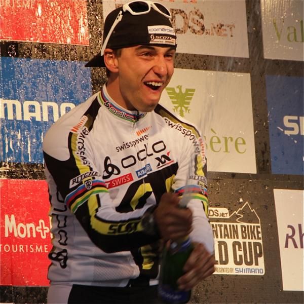 Bubbly time for Nino Schurter (Scott-Swisspower)