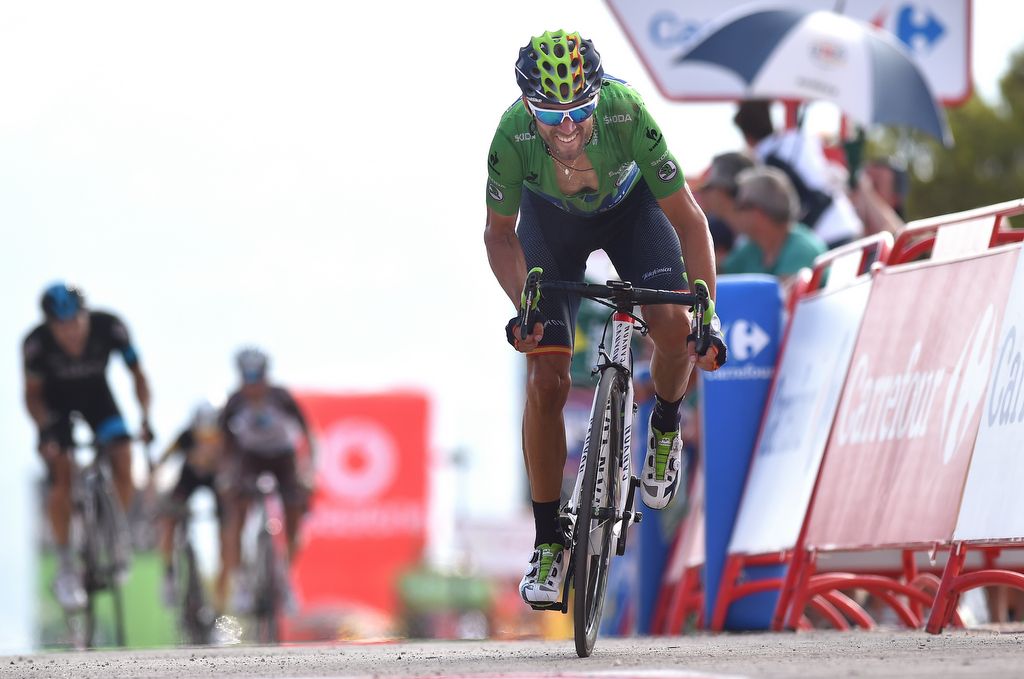 Alejandro Valverde (Movistar) crossing the line