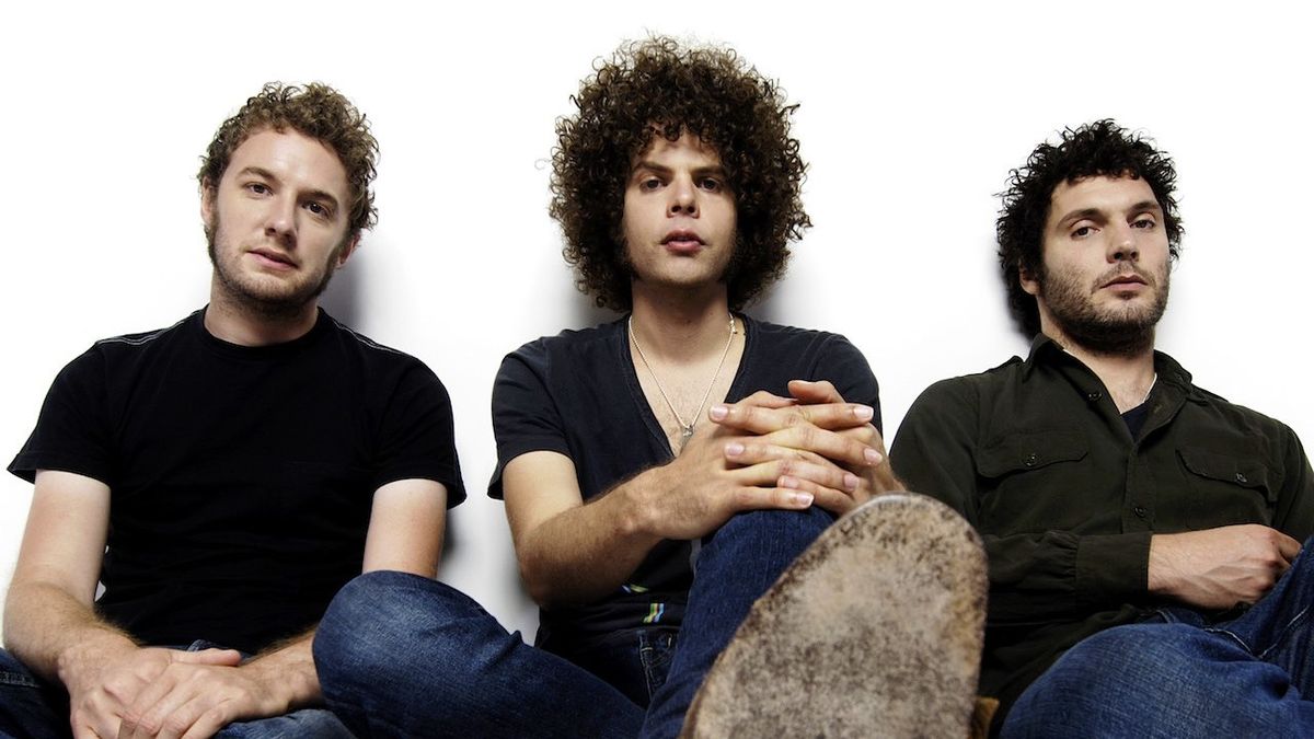 Joker and the thief wolfmother. Wolfmother 2006. Эндрю стокдейл. Wolfmother обложка. Wolfmother 2006.