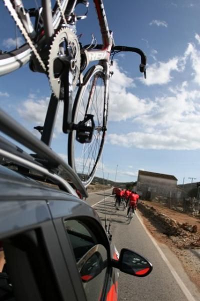 The RadioShack bunch push on in Calpe, Spain