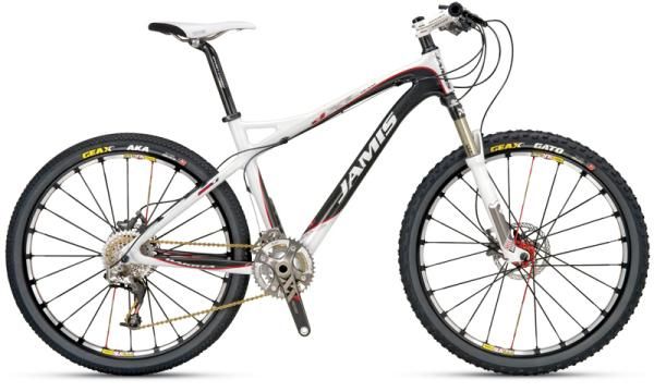 The 26" Dakota dXC hardtail is also all-new for 2010 with a low-slung carbon fiber frame.