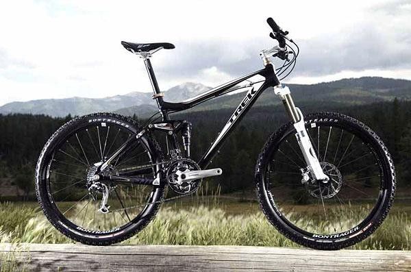 The Fuel EX 8 in none-more-black.