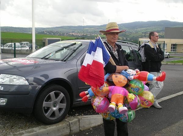 A typical French fan at the Dauphin&eacute;