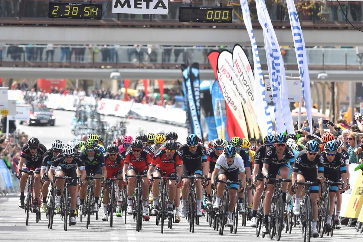 Team Sky all over the front of the bunch as they corner