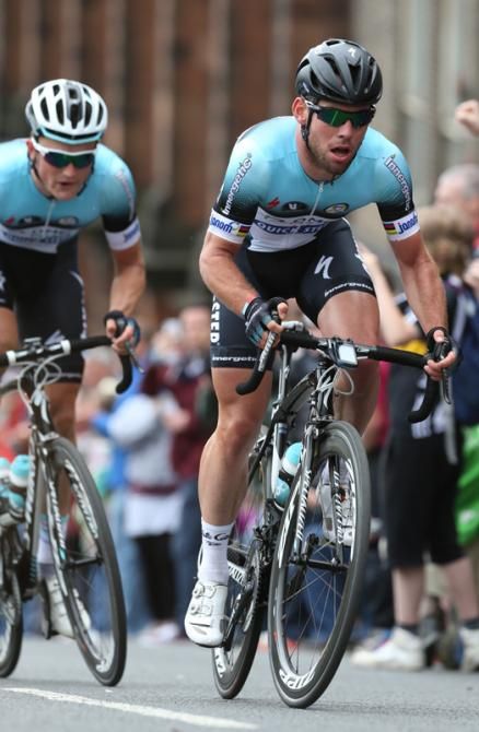 Mark Cavendish (Omega Pharma / Quickstep) pushes the pace after his group caught the leaders and team mate Andrew Fenn
