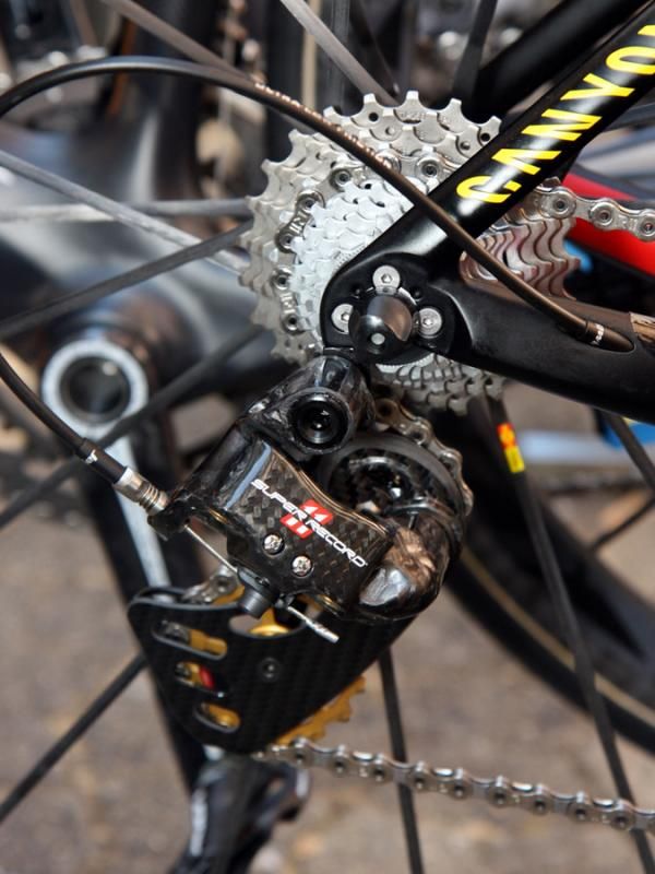 The Campagnolo Super Record rear derailleur is rife with carbon fiber.