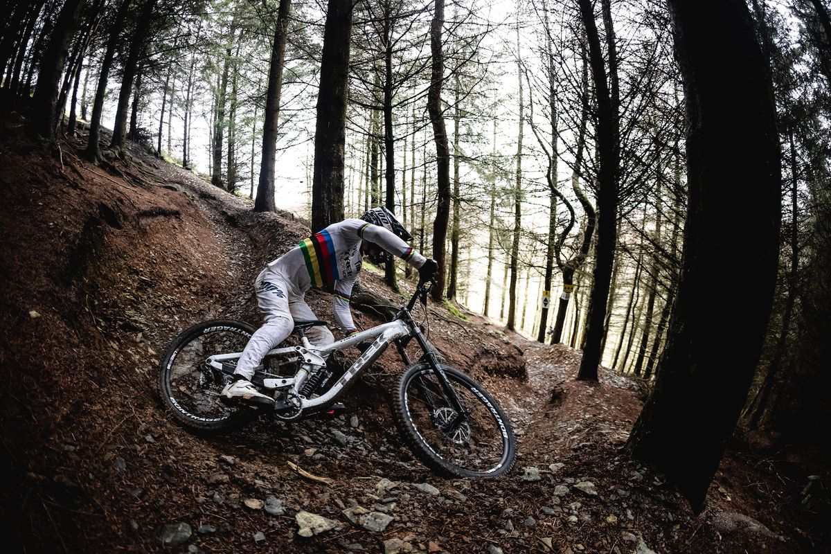 Trek unveils new Session DH bike with high-pivot suspension design ...