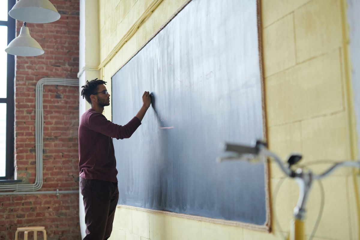 Usando as rodadas instrucionais porquê uma escolha ao desenvolvimento profissional tradicional