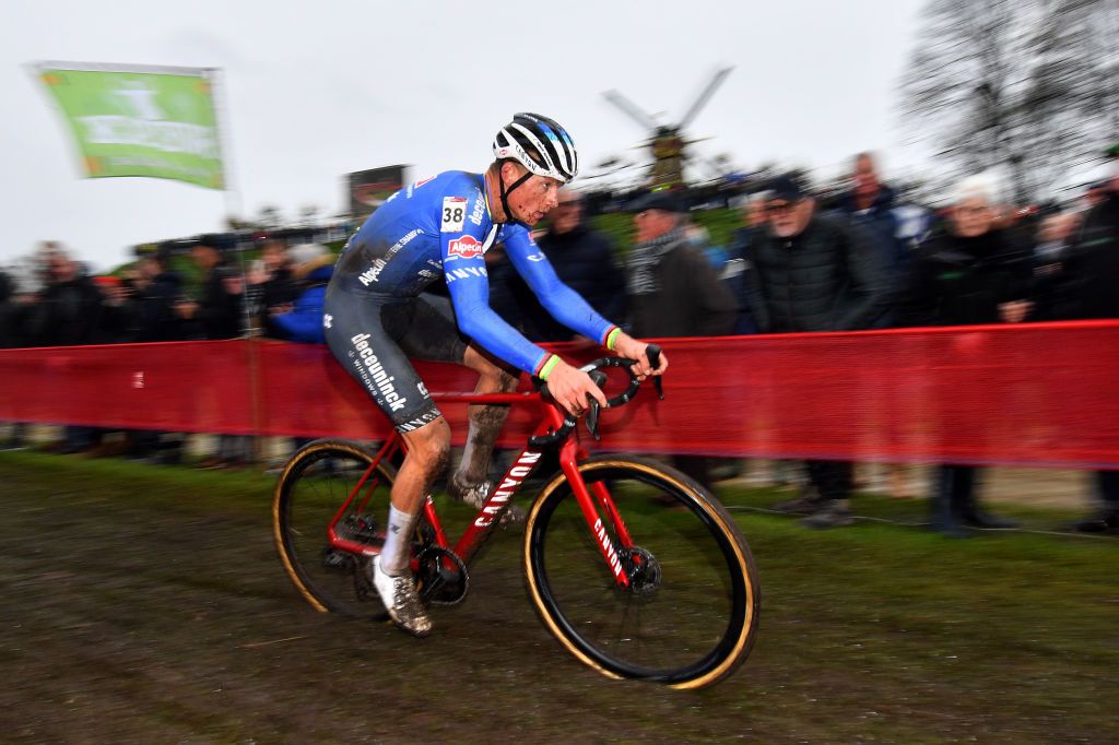 Mathieu van der Poel makes winning cyclocross return at Hulst World Cup