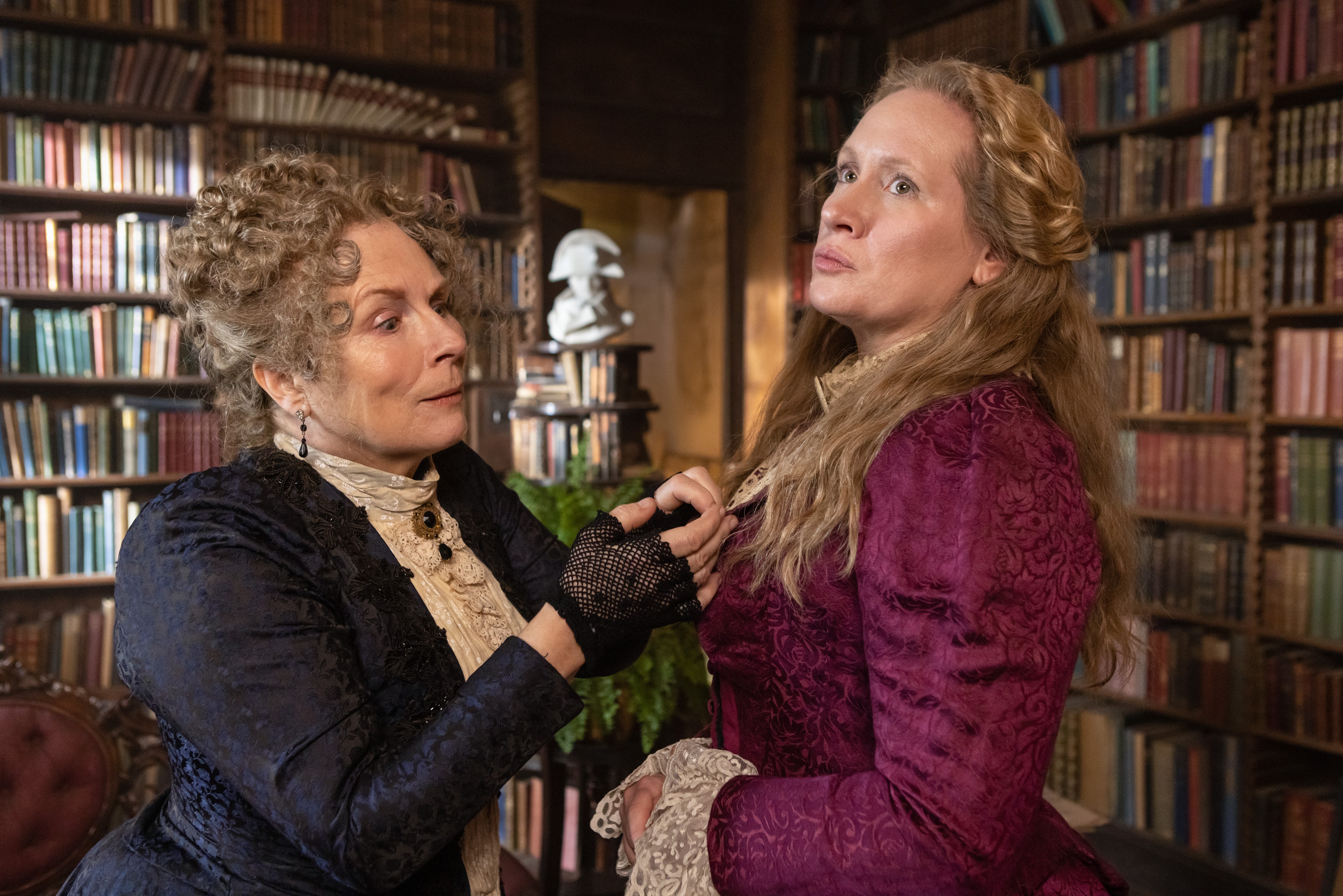 TV tonight Jennifer Saunders guest stars as Fanny’s mother.