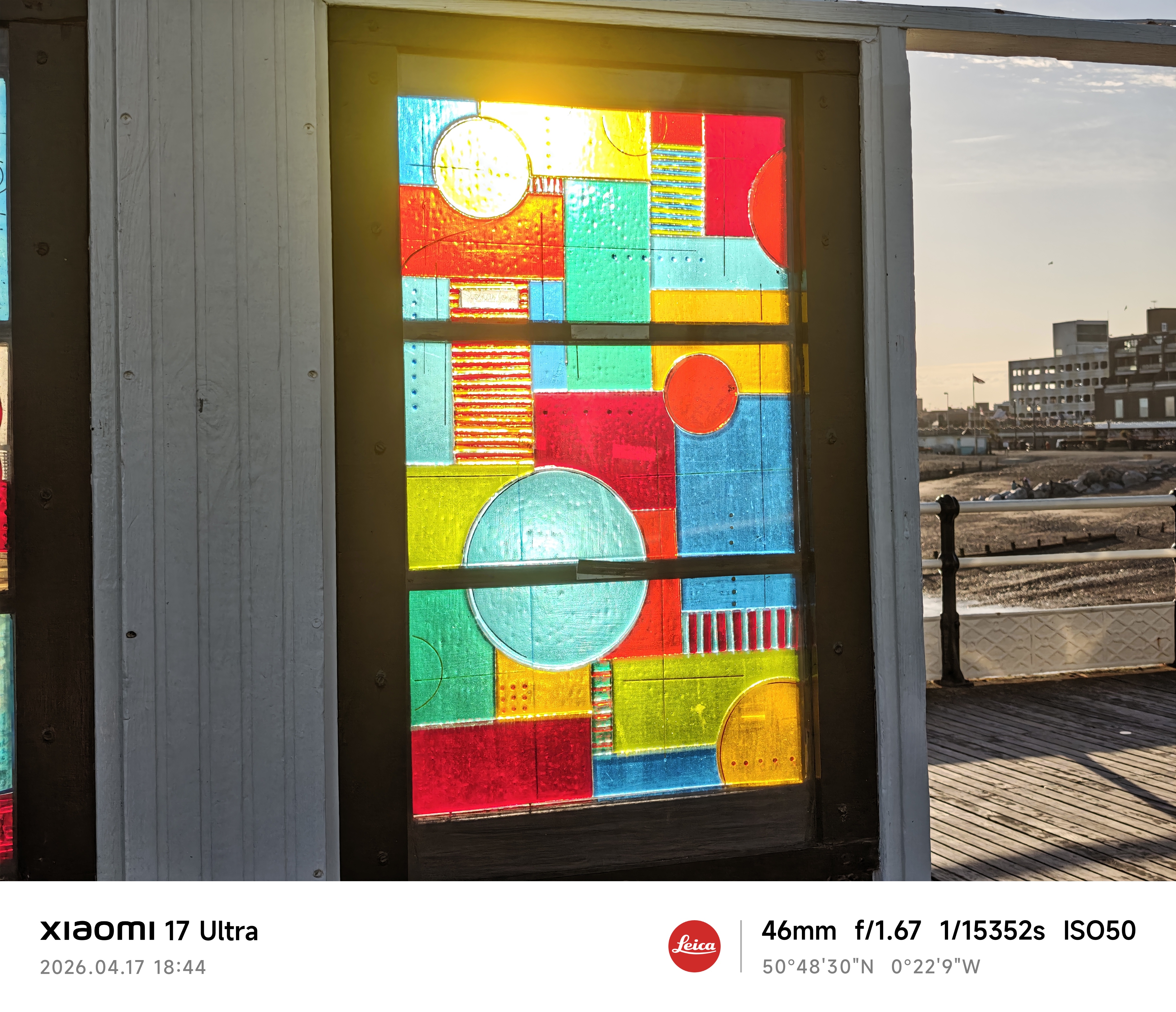 Xiaomi 17 Ultra camera sample high contrast stained glass 2x zoom