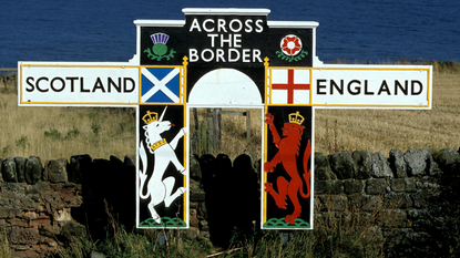 Sign marking the border between England and Scotland © Getty Images