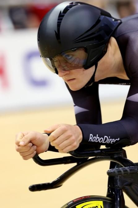 Dylan Kennett (NZ) in the starting blocks ahead of his individual pursuit qualifying round