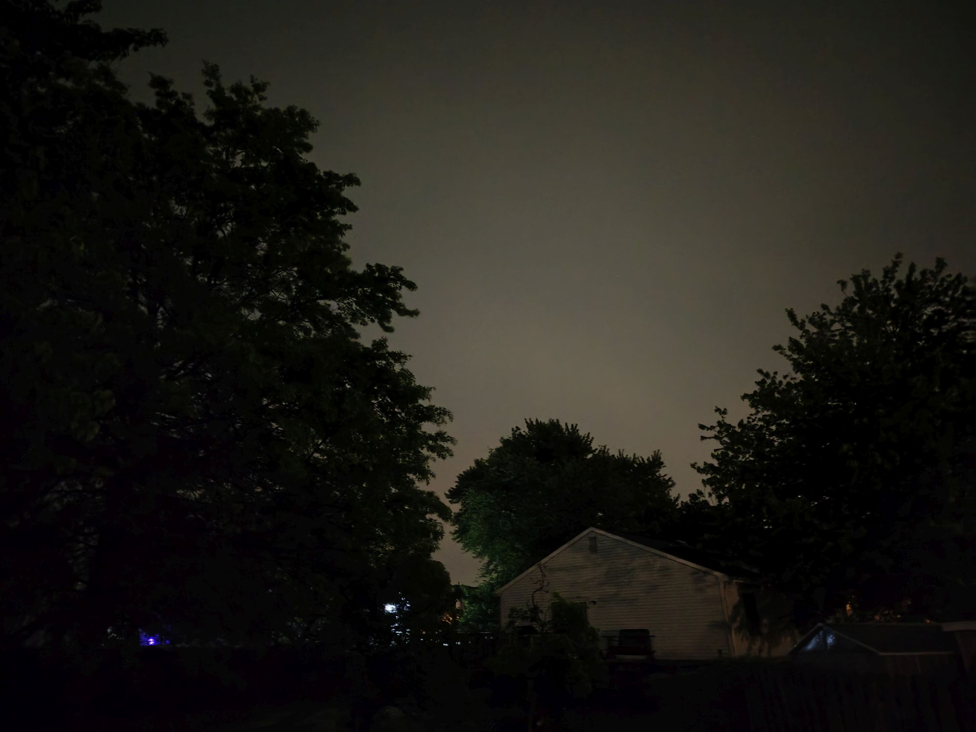 Motorola Razr Ultra 2025 low light sample.