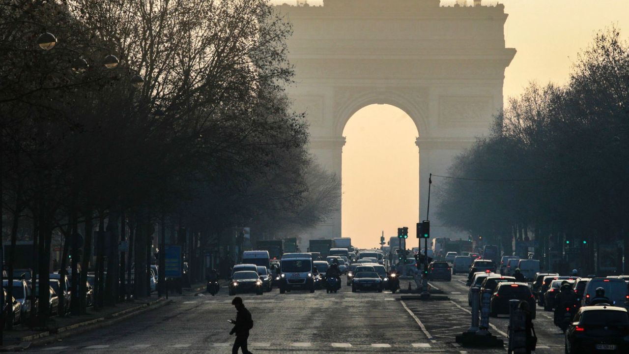 France petrol car ban