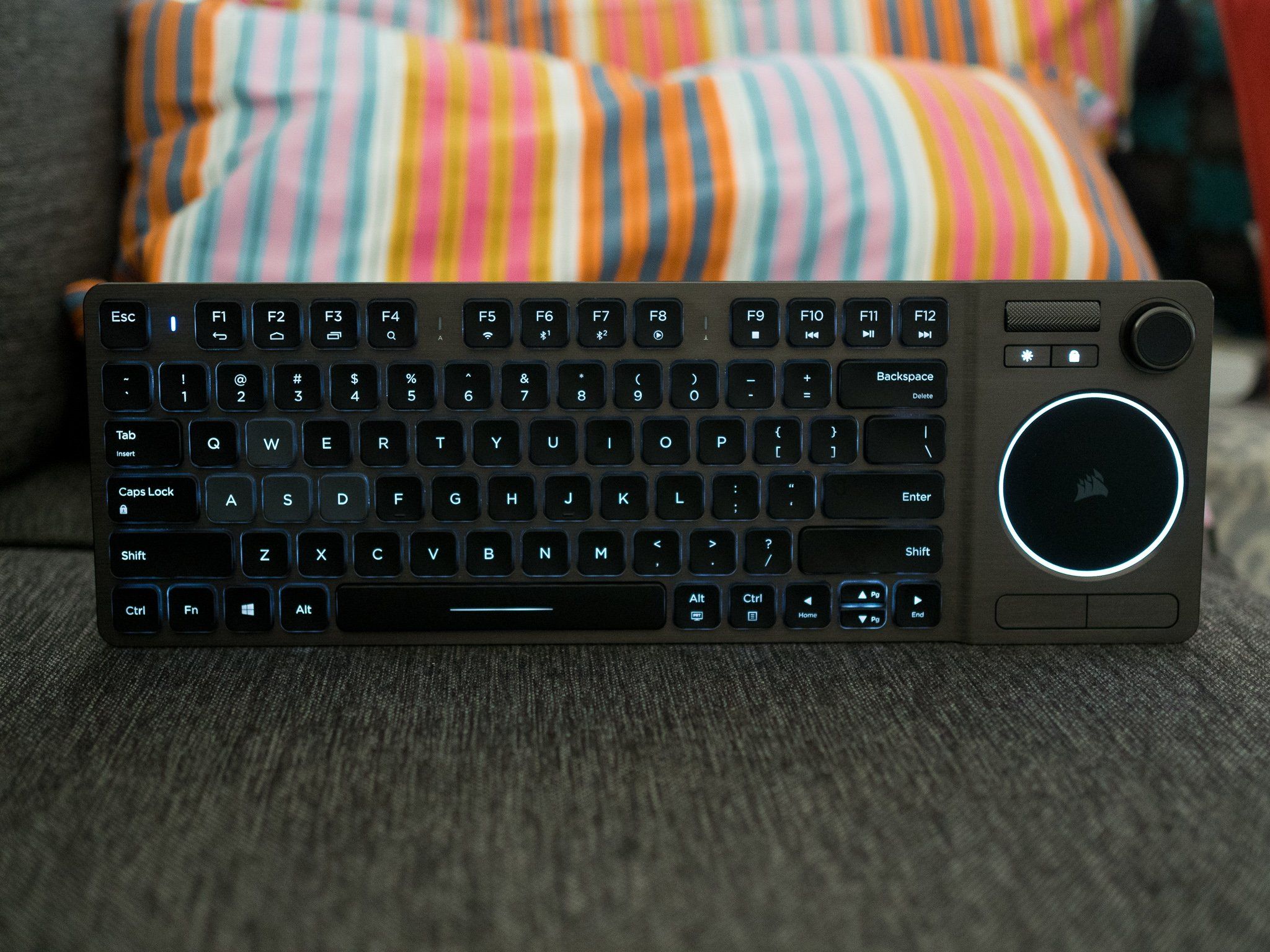 CORSAIR K83 wireless keyboard 新品同様 K83 Wireless Entertainment Keyboard