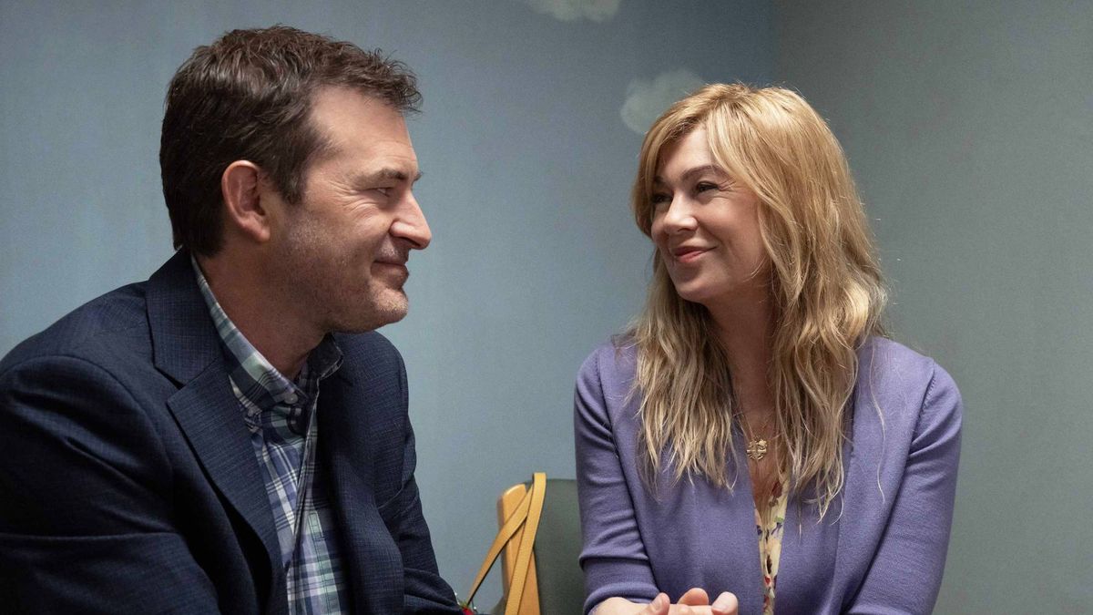 Mark Duplass and Ellen Pompeo in &quot;Good American Family&quot; on Hulu