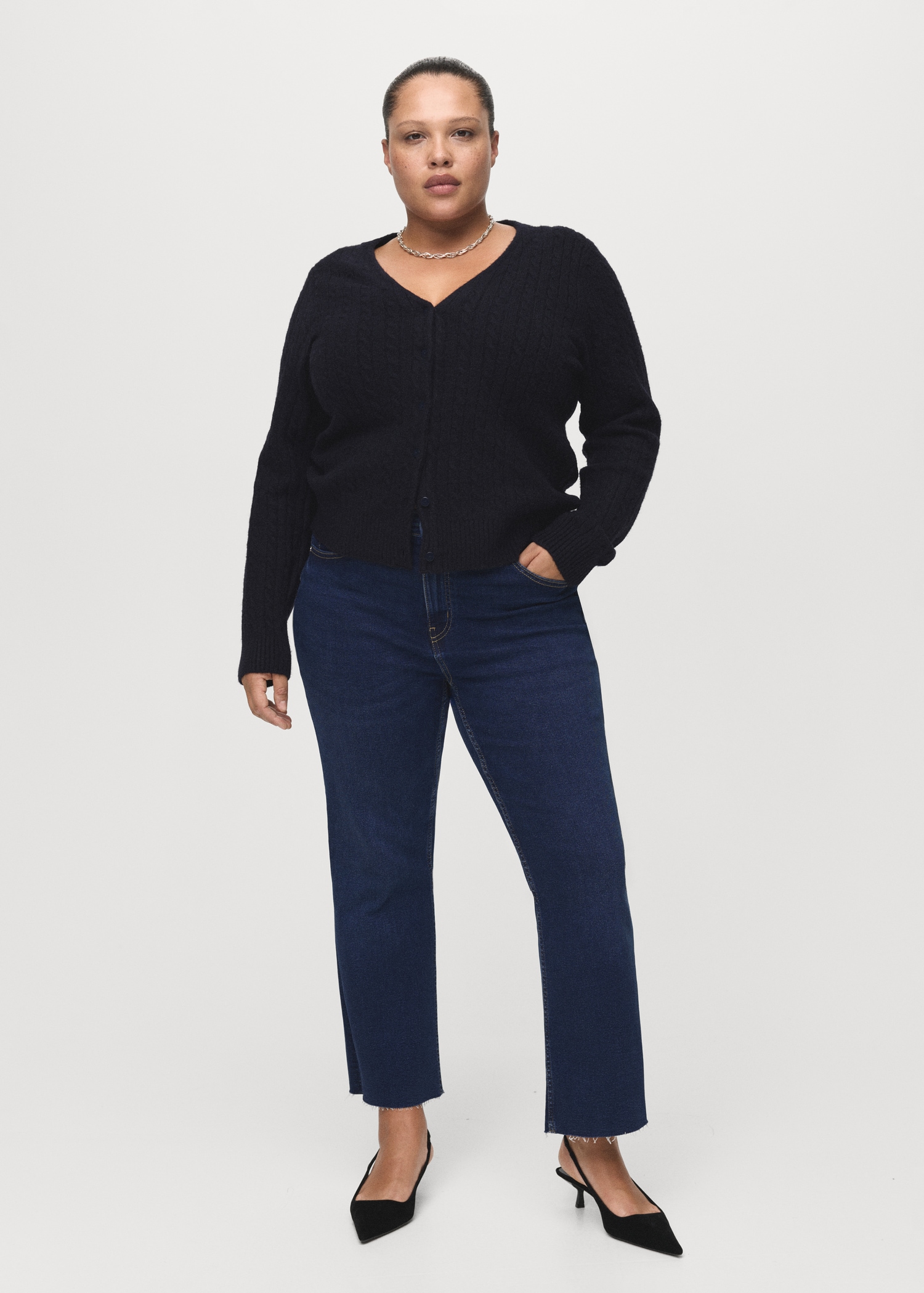 Sienna Flared Cropped Jeans - Women | Mango United Kingdom