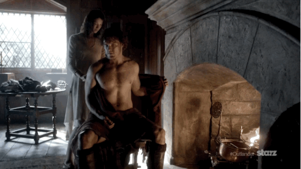 Jamie and Claire passionate