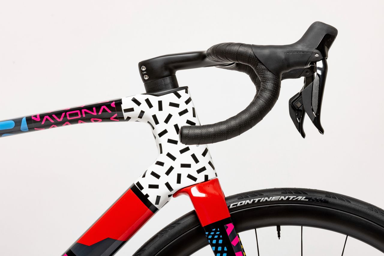 Avona Velum road bike