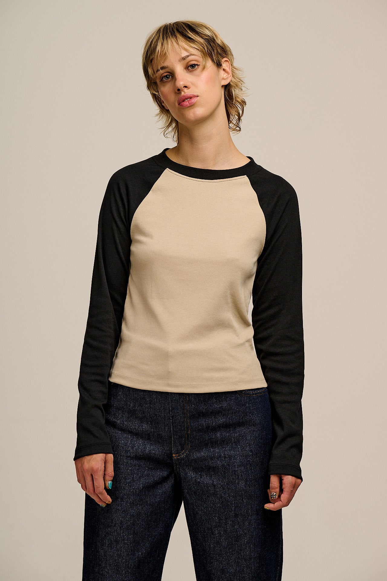 Avi - Long Sleeve Raglan T-Shirt in Black &amp;amp; Beige - Black &amp;amp; Beige / Xs (uk 6)